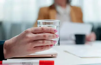 Un buen manejo del lenguaje no verbal y la preparación previa pueden marcar la diferencia en cualquier entrevista laboral. FOTO: GETTY