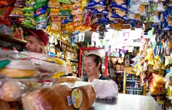 Tenderos en Colombia. Foto: Jaime Pérez