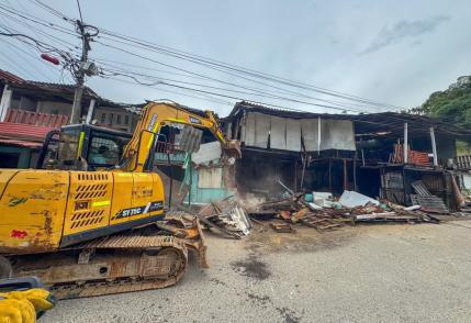 Las construcciones estaban distribuidas en tres puntos de Caldas: tres en la vereda Salinas, dos en el corredor férreo del sector Cristo Rey y otras tres en la variante, a la altura de Revenidero. FOTO Gobernación de Antioquia.