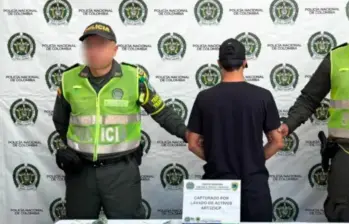 El hombre fue llevado a la URI de Rionegro para judicializarlo por presunto lavado de activos. FOTO: CORTESÍA