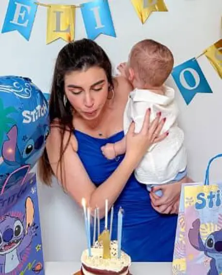 El padre del menor denunció que su firma fue falsificada para autorizar la salida del niño del país. FOTO: @chewingismycardio vía Instagram.