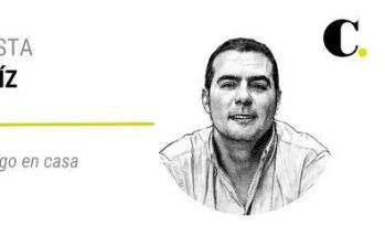 Con el enemigo en casa