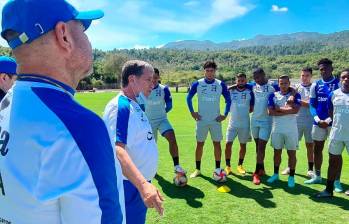 Hernán Darío Gómez, de 65 años de edad, buscará llevar a Honduras al próximo Mundial. FOTO TWITTER SELECCIÓN DE HONDURAS