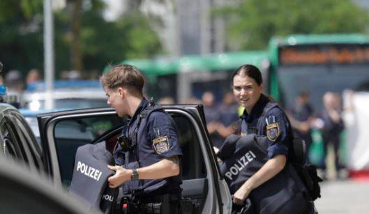 La Policía acordonó la zona y las autoridades administrativas se dirigen al lugar. FOTO: AFP.