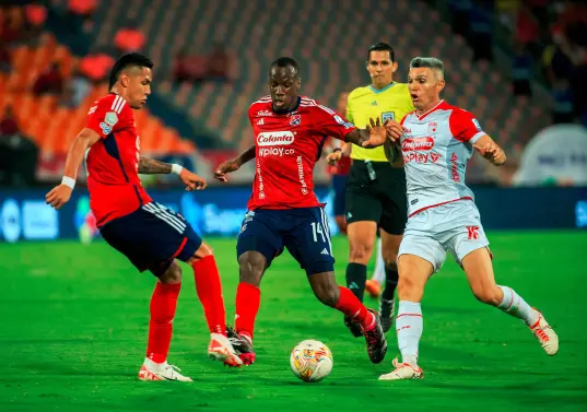 DIM visita a Santa Fe en la primera final de la Liga Betplay-1. FOTO CAMILO SUÁREZ