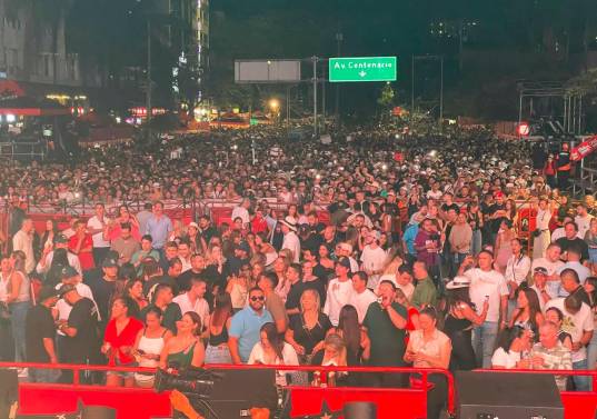 Este lunes, los tablados de La América, Manrique y El Poblado ofrecerán música en vivo con artistas como Pipe Calderón, Daniel Calderón, Arelys Henao y más. FOTO Manuel Saldarriaga