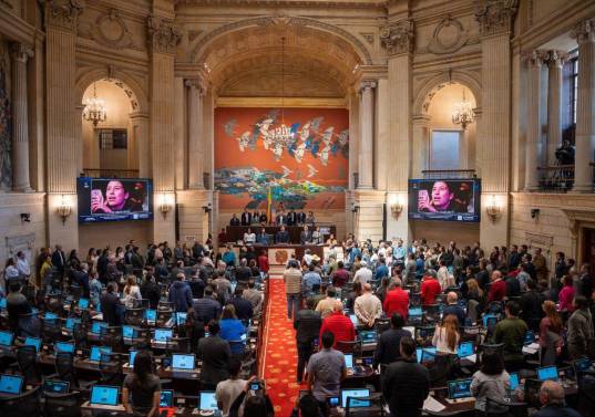 Los congresistas decidieron acoger nuevamente el texto del Senado de la República, avalado un año atrás, con lo cual, en teoría, subsanaron el vicio de trámite señalado por la Corte Constitucional. Foto: Cortesía