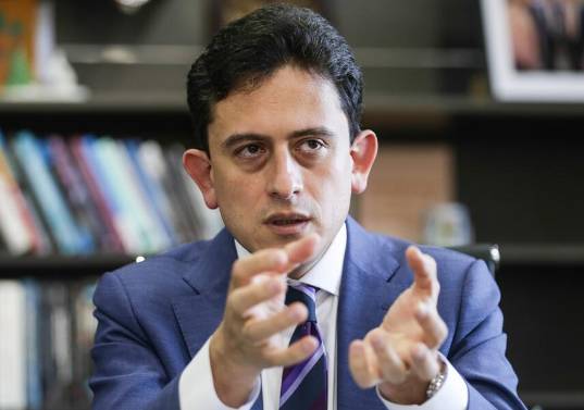 Reyes empezó a denuncias presuntas irregularidades en el Gobierno al que perteneció como director de la Dian y ministro de Comercio. FOTO COLPRENSA