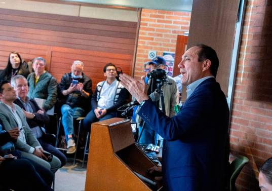 El ministro del Trabajo, Antonio Sanguino, participó hoy en la Audiencia Pública sobre el salario mínimo. FOTO tomada de X