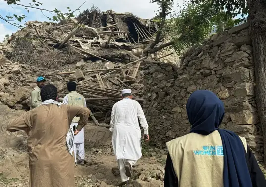 <span class="mln_uppercase_mln">El</span><span class="mln_uppercase_mln"> terremoto en Afganistán revela la fuerte exclusión que viven las mujeres aún en casos de vida o muerte. FOTO: ONU Mujeres</span>