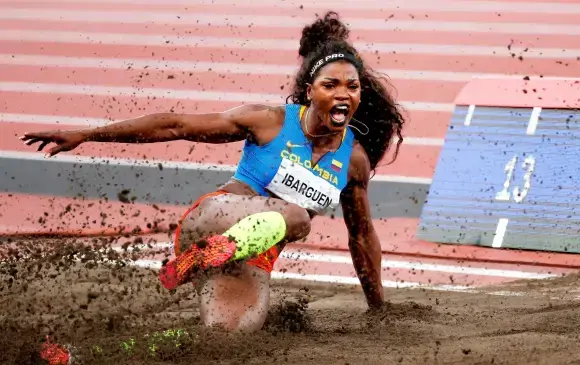 Reina del salto triple mundial entre 2012 y 2017, la antioqueña se convirtió en ícono de esta especialidad. Tokio marca su retiro. Foto: EFE