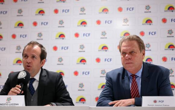 Ernesto Lucena ministro del Deporte y Ramón Jesurún, Presidente de la Federación Colombiana de Fútbol. FOTO COLPRENSA 