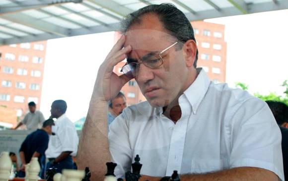 Imagen del Gran Maestro Gildardo García durante una de las competencias en las que siempre fue una de las figuras. FOTO ARCHIVO EC