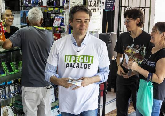Daniel Quintero durante la campaña a la alcaldía del hoy concejal Juan Carlos Upegui. Foto: Jaime Pérez Munévar.