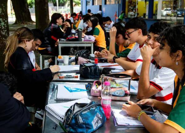 Clases virtuales serán obligatorias en Colombia para estudiantes con necesidades especiales. Foto: El Colombiano