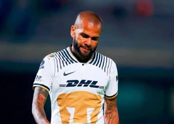 Dani Alves reapareció en redes con una nueva faceta: predicando ante una congregación en España. FOTO: cortesía Pumas FC. Dani Alves reapareció en redes con una nueva faceta: predicando ante una congregación en España. FOTO: cortesía Pumas FC.