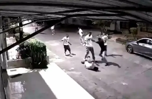 El ataque mortal del martes en la madrugada unido a otros enfrentamientos juveniles fue lo que obligó a tomar la medida. FOTO: Captura de video