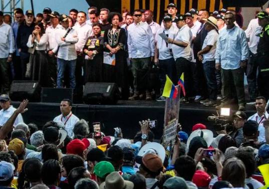 La medida recae sobre los 23 voceros dentro del proceso de paz urbana del Valle de Aburrá, pero tendría incidencia directa en siete que están en libertad. FOTO: EL COLOMBIANO