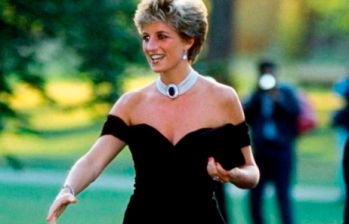 En fotos: icónicas prendas de la princesa Diana serán subastadas y estos son los precios