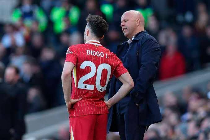 Arne Slot extrañó la presencia de Diogo Jota como un jugador que siempre remontaba durante los empates. Foto: tomada del X de @estoesanfield_