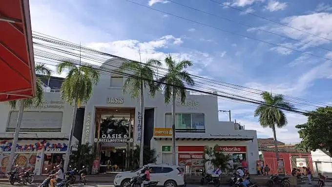 Según la Fiscalía, el centro comercial Oasis de Zaa, no cuenta con toda la documentación requerida para este tipo de establecimientos. Tomada de Google Maps, José F.