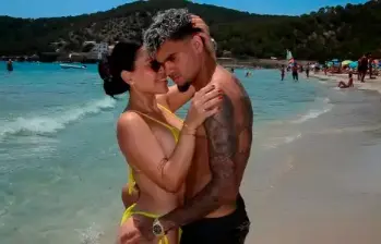 En fotos | Muy enamorados: Luis Díaz y su esposa disfrutan su luna de miel en Ibiza