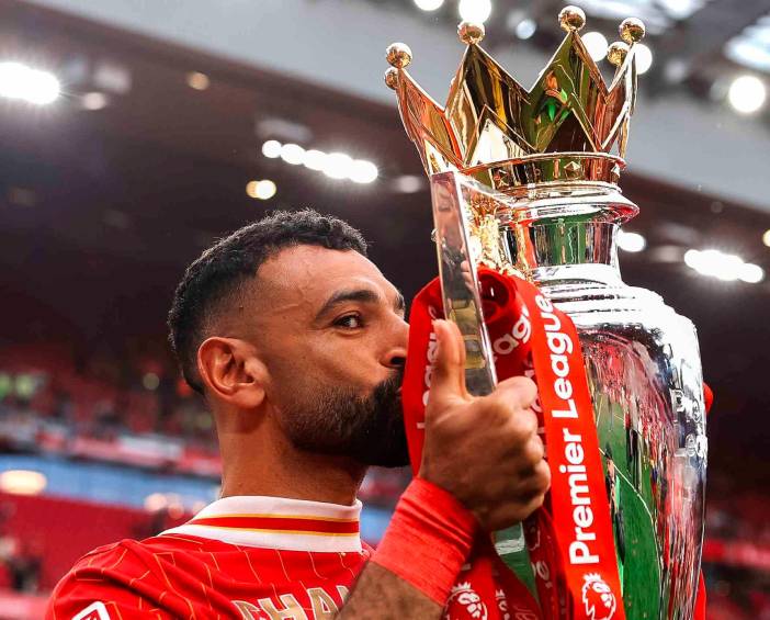Luis Díaz recibió su corona como campeón de la Liga Premier y Mohamed Salah el botín de oro 