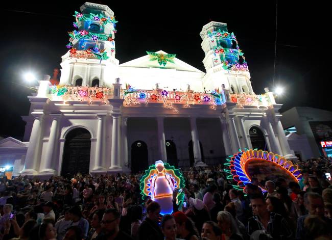 En Envigado Ya Arranc La Navidad En La Noche De Este Viernes