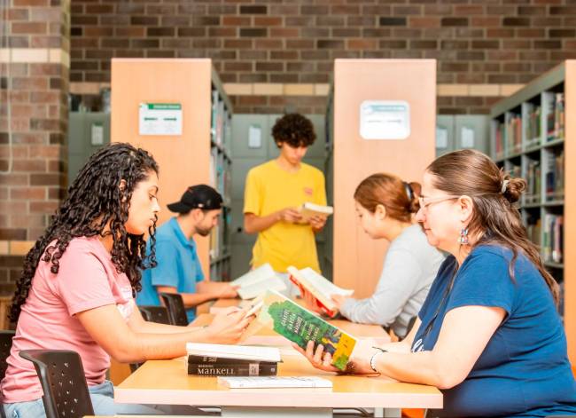 Inscríbase a las convocatorias de becas para maestrías y doctorados de