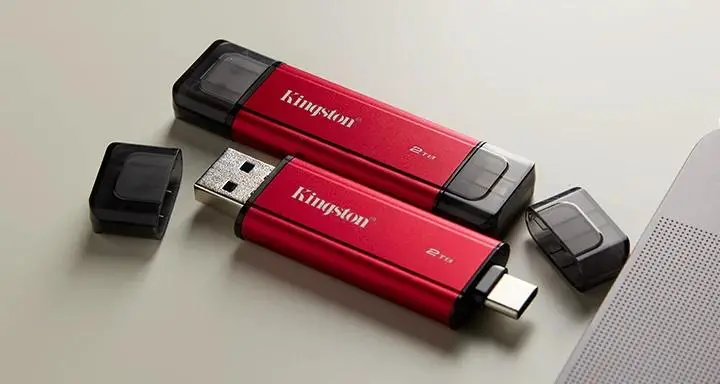 Un disco duro del tamaño de un pendrive con velocidades brutales: así es el Kingston Dual Portable