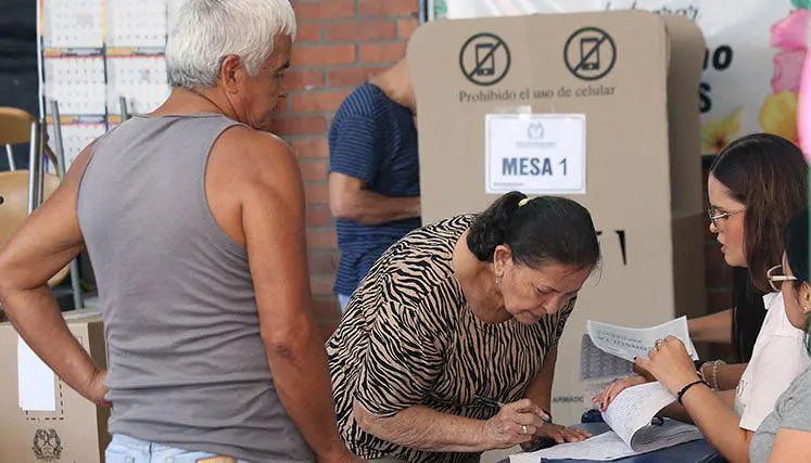 La consulta busca definir al precandidato presidencial entre Iván Cepeda y Carolina Corcho, y el orden de las listas legislativas para 2026. FOTO: Colprensa. La consulta busca definir al precandidato presidencial entre Iván Cepeda y Carolina Corcho, y el orden de las listas legislativas para 2026. FOTO: Colprensa.