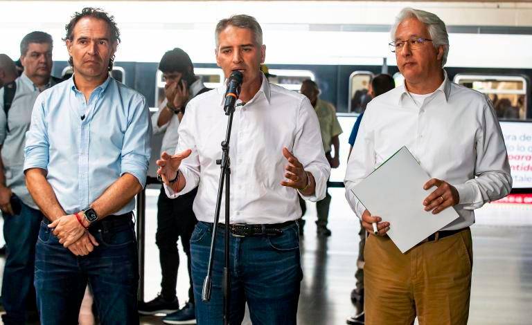 El gobernador Andrés Julián Rendón (centro) destacó la acción coordinada con el alcalde Federico Gutiérrez como un logro. <b>FOTO: EL COLOMBIANO</b>