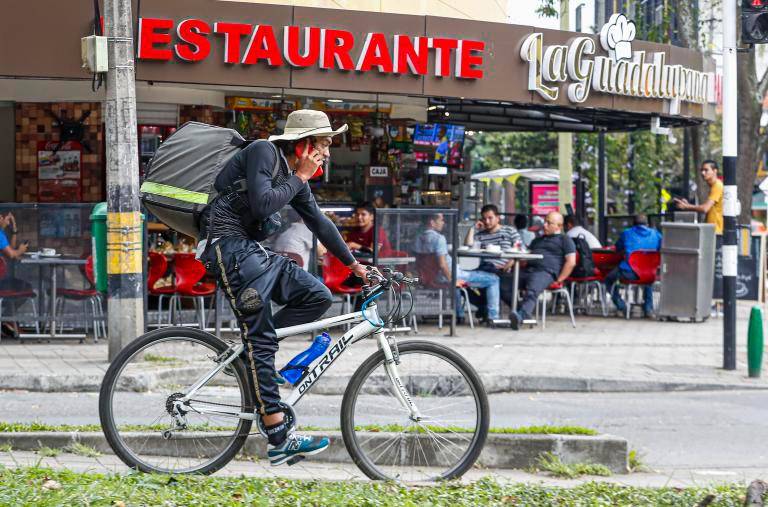 Domino´s requiere de personal que se desempeñe como domiciliario o repartidor en Medellín, Cali y Madrid, Cundinamarca. FOTO: EL COLOMBIANO