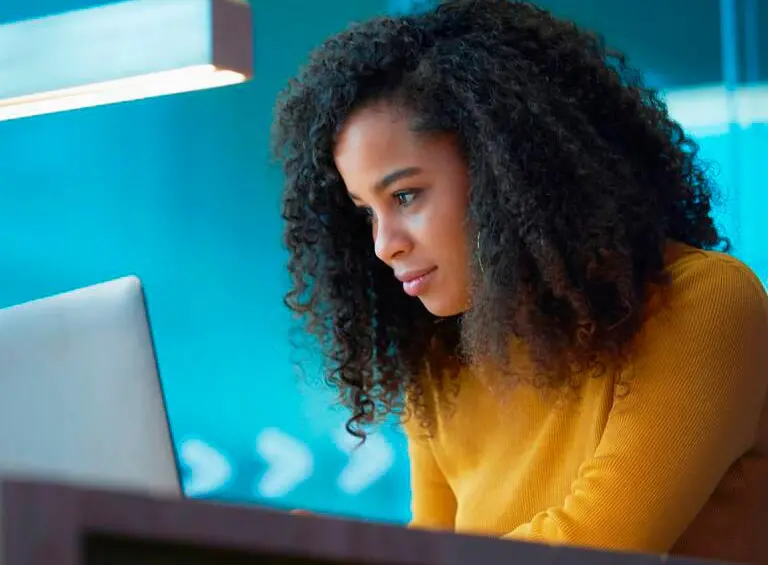 Ktronix y el SENA se unieron para ofrecer formación técnica en retail con apoyo económico durante todo el proceso de aprendizaje. FOTO: GETTY Ktronix y el SENA se unieron para ofrecer formación técnica en retail con apoyo económico durante todo el proceso de aprendizaje. FOTO: GETTY