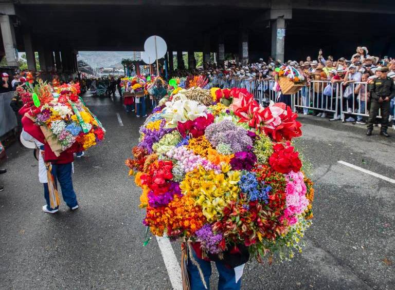 La Feria de las Flores impulsa cada año miles de empleos temporales en sectores como gastronomía, comercio y servicios. FOTO: SNEYDER GUTIÉRREZ