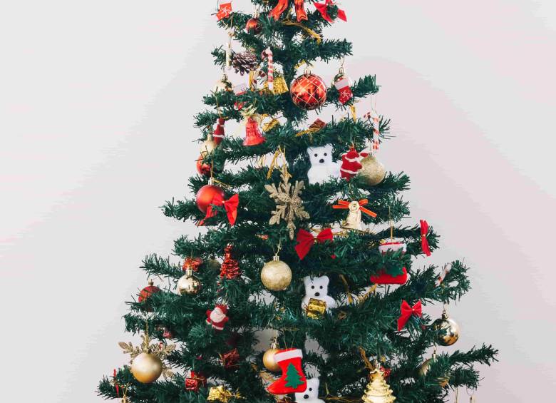 El rojo se ha convertido en una decoración infaltable para quienes siguen esta tradición. FOTO: Freepik.