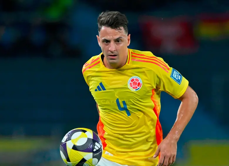 Santiago Arias, un hombre de experiencia y mundialista, podría llegar a reforzar a Nacional el próximo año. FOTO getty