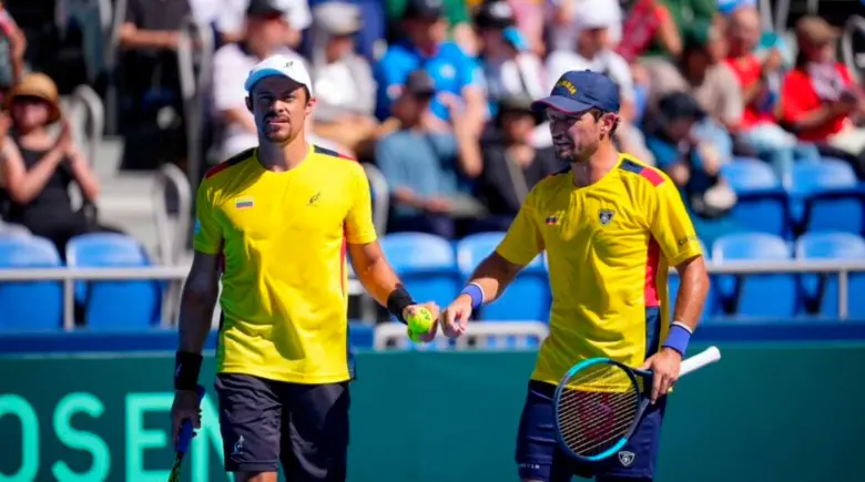 La dupla colombiana integrada por Cristian Rodríguez y Nicolás Barrientos perdió en la confrontación de Copa Davis ante Eslovaquia. FOTO CORTESÍA FEDECOLTENIS 