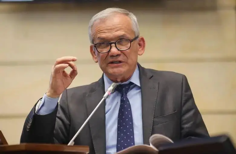 González deberá responder por los delitos de cohecho por dar u ofrecer, lavado de activos y peculado por apropiación en favor de terceros. FOTO: COLPRENSA