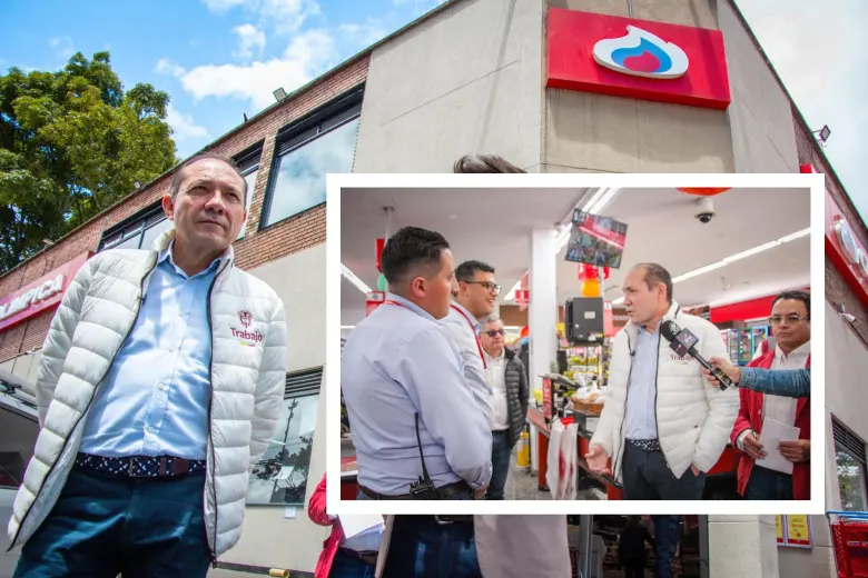 El ministro de Trabajo, Antonio Sanguino, en una de las tiendas Olímpica del país. FOTO: Redes sociales @MintrabajoCol