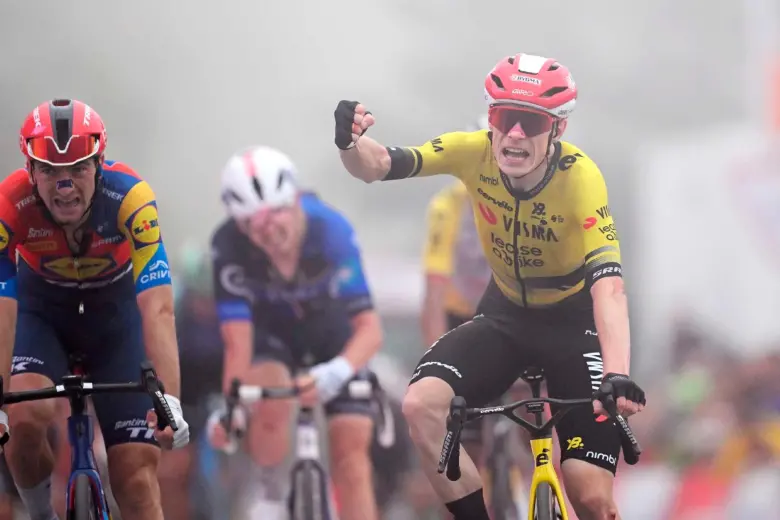 Jonas Vingegaard ganó la segunda etapa de la Vuelta a España y Egan Bernal llegó cuarto