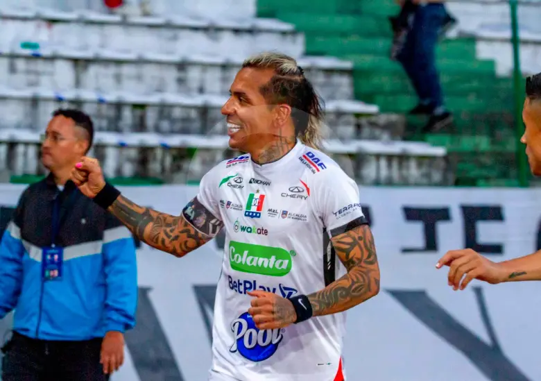 Dayro Moreno marcó en Argentina y el Once Caldas, parcialmente, gana la serue ante Huracán. FOTO JUAN ANTONIO SÁNCHEZ 