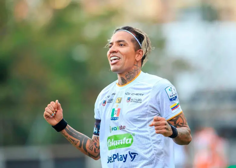 Dayro Moreno marca para el Once Caldas en su visita a Independiente del Valle, por los cuartos de final de la Copa Sudamericana. FOTO CAMILO SUÁREZ 