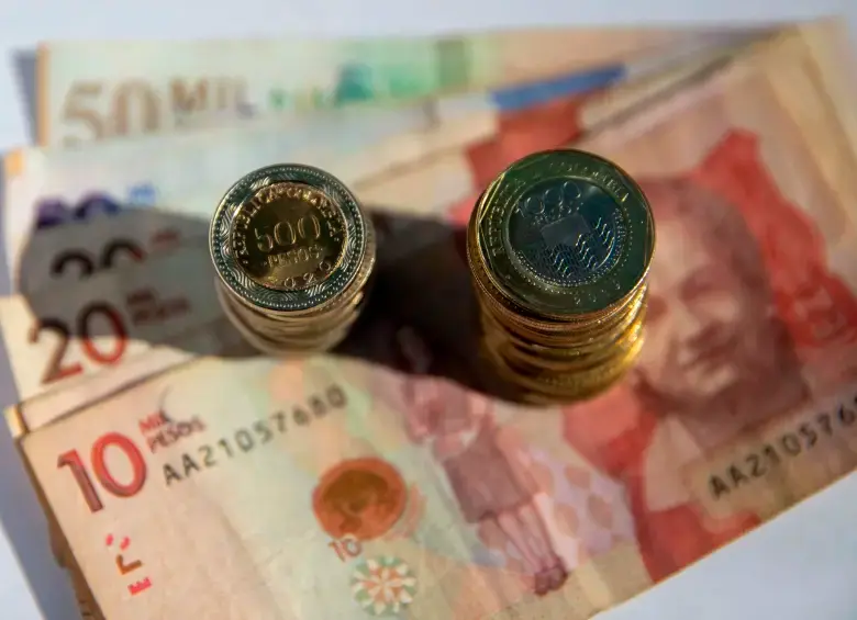 El efectivo sigue siendo el medio de pago preferido en transacciones pequeñas y economías locales. FOTO: EL COLOMBIANO