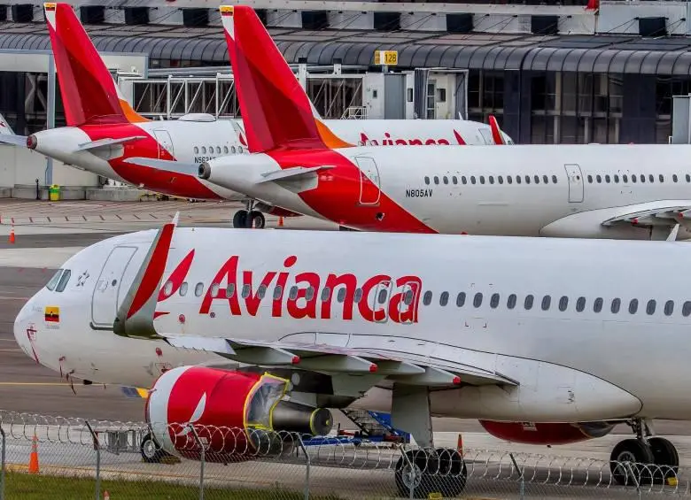Durante el trimestre, Avianca transportó 8,8 millones de pasajeros, un 4,3% menos que en 2024, aunque con vuelos más largos y rentables.