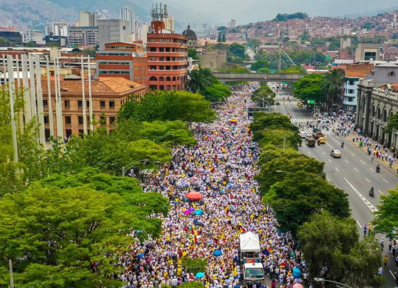 Las últimas marchas contra el Gobierno Petro convocaron 35.000 personas en Medellín, el pasado 6 de marzo. FOTO CAMILO SUÁREZ