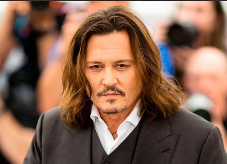 Johnny Depp apareció con un bastón luego de ser hallado inconsciente en