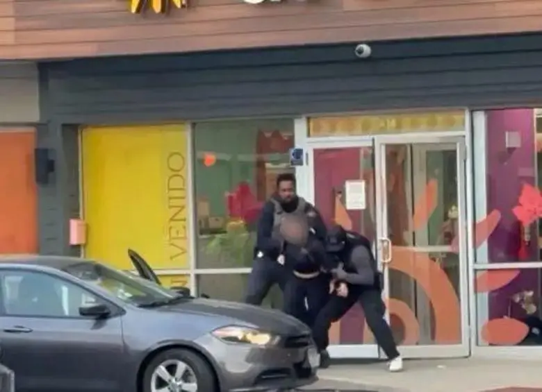 Educadora Diana Santillana Galeano fue liberada tras su polémico arresto en una guardería de Chicago. FOTO: captura de video tomado de X. 