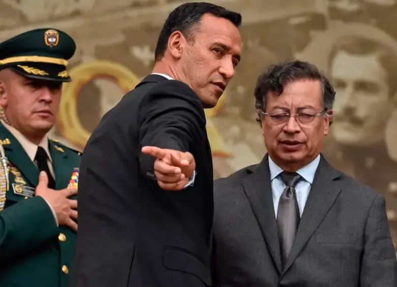 El ministro de Defensa, general (r) Pedro Sánchez, y el presidente de la República, Gustavo Petro. FOTO COLPRENSA