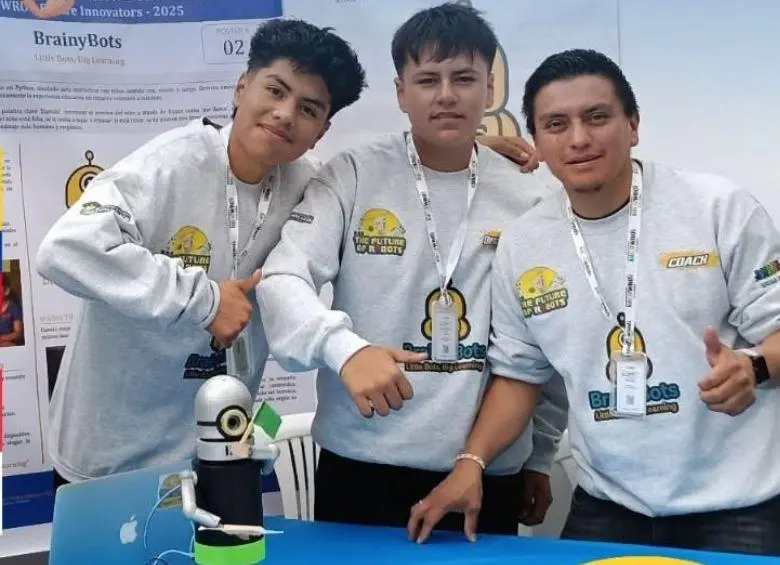 El grupo que creó al robot Damián representará a Colombia en el Mundial de Robótica WRO 2025, que se celebrará en Singapur en noviembre de 2025. FOTO: REDES SOCIALES